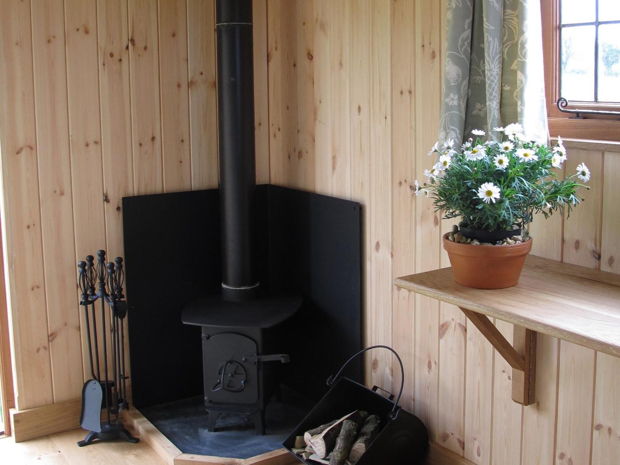 Marshwood Farm B&B And Shepherds Hut Dinton  Ngoại thất bức ảnh