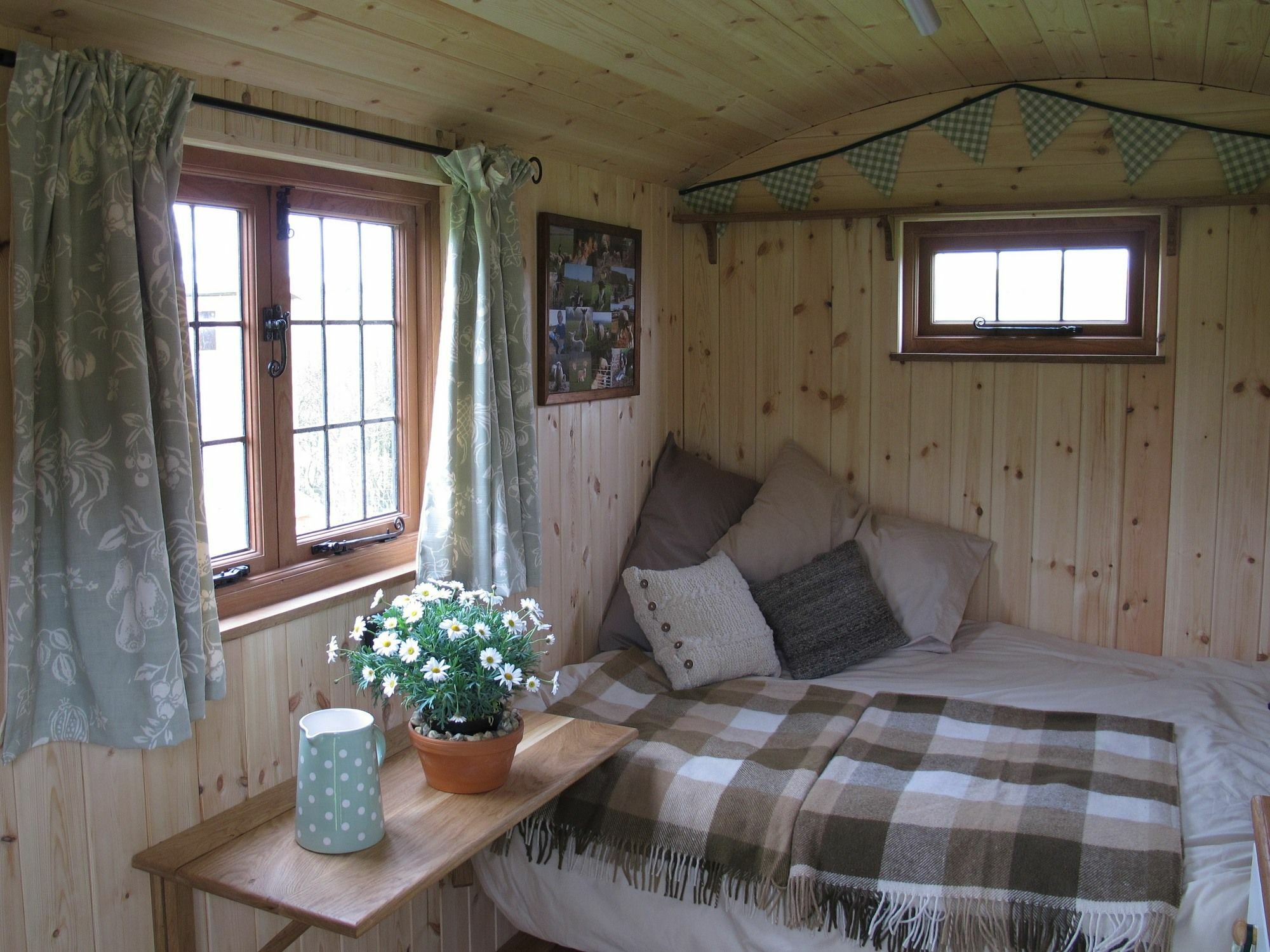 Marshwood Farm B&B And Shepherds Hut Dinton  Ngoại thất bức ảnh